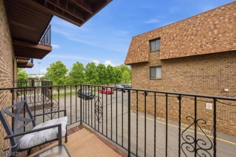 825 Riverside Avenue Lyndhurst NJ 07071