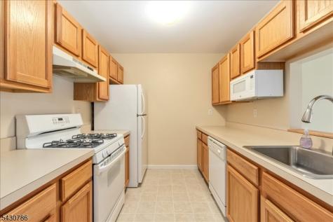 210 Stratford Place Bridgewater NJ 08805