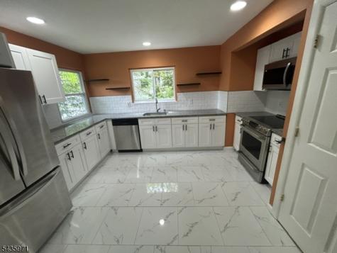 230 Lake Shore North Montague NJ 07827
