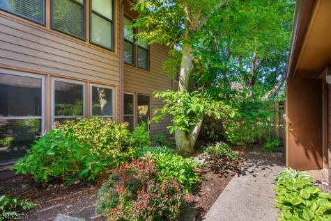 195 Hidden Hollow Court Edison NJ 08820