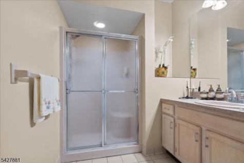 2 Richmond Road West Milford NJ 07480