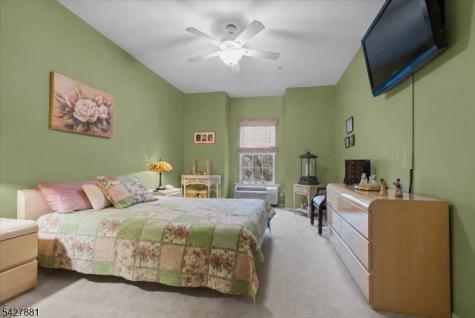 2 Richmond Road West Milford NJ 07480