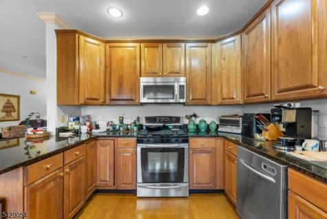 9 Goffle Brook Court Hawthorne NJ 07506