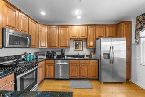 9 Goffle Brook Court Hawthorne NJ 07506