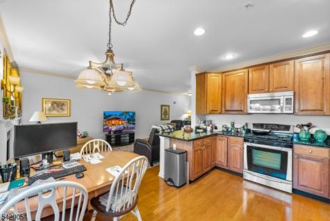 9 Goffle Brook Court Hawthorne NJ 07506
