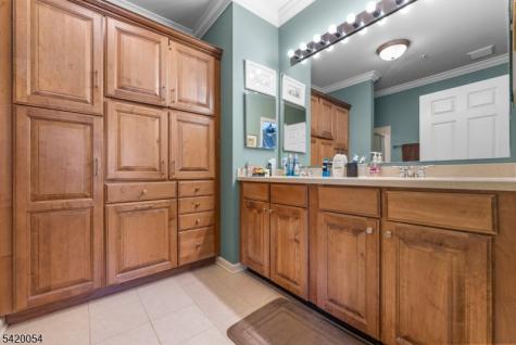9 Goffle Brook Court Hawthorne NJ 07506