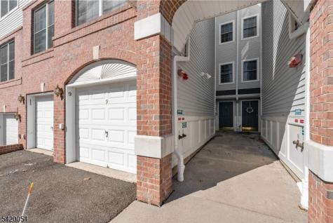 9 Goffle Brook Court Hawthorne NJ 07506