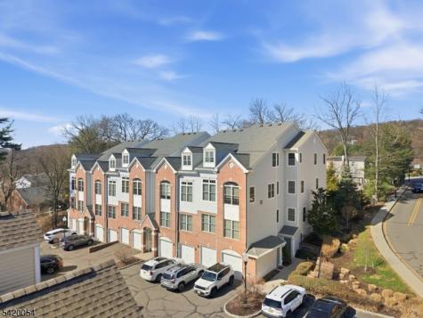 9 Goffle Brook Court Hawthorne NJ 07506