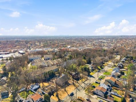 9 Goffle Brook Court Hawthorne NJ 07506