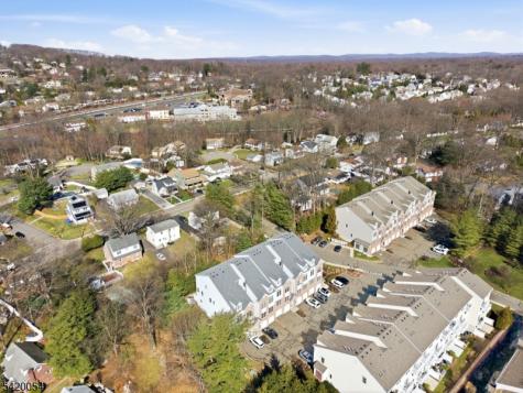 9 Goffle Brook Court Hawthorne NJ 07506