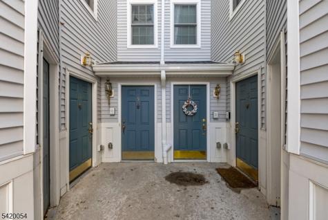 9 Goffle Brook Court Hawthorne NJ 07506
