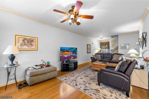 9 Goffle Brook Court Hawthorne NJ 07506