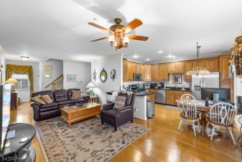 9 Goffle Brook Court Hawthorne NJ 07506