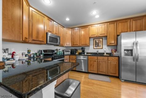9 Goffle Brook Court Hawthorne NJ 07506