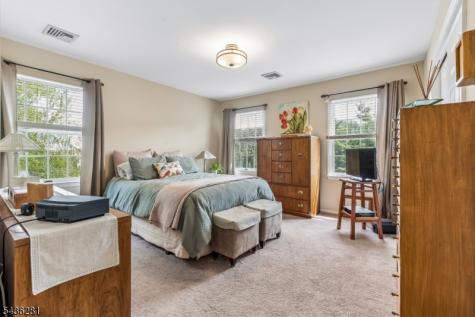 8 Quartz Lane Paterson NJ 07501