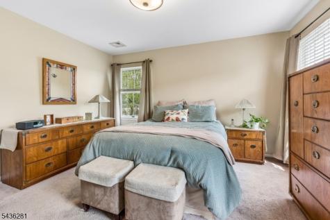 8 Quartz Lane Paterson NJ 07501