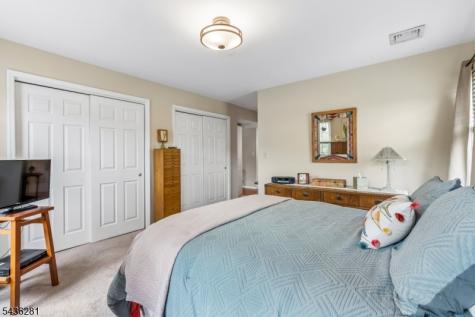 8 Quartz Lane Paterson NJ 07501