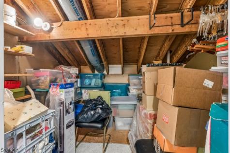 8 Quartz Lane Paterson NJ 07501