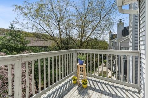 8 Quartz Lane Paterson NJ 07501