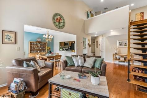 8 Quartz Lane Paterson NJ 07501