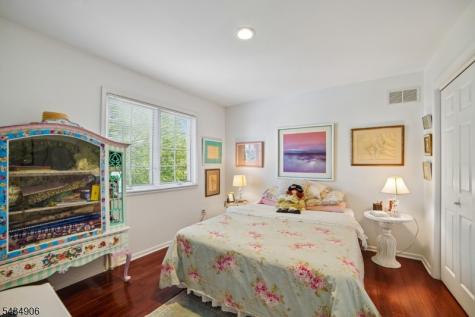 1098 Smith Manor Boulevard West Orange NJ 07052