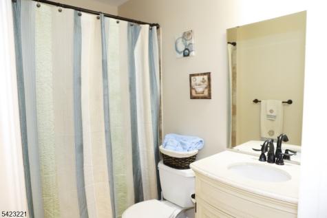 332 Greenbriar-unit 8 Union NJ 07083