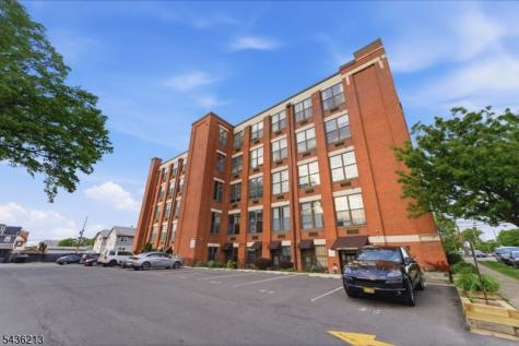 366 Trenton Avenue Paterson NJ 07503