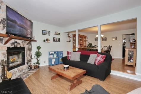 3 Brookside Heights Wanaque NJ 07465