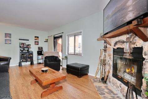 3 Brookside Heights Wanaque NJ 07465