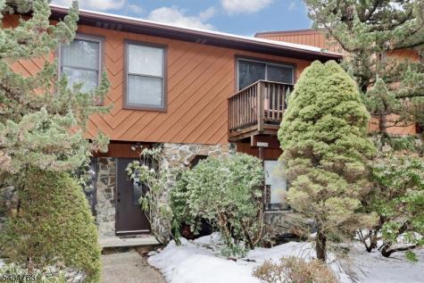 3 Brookside Heights Wanaque NJ 07465
