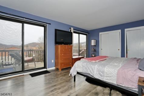 3 Brookside Heights Wanaque NJ 07465