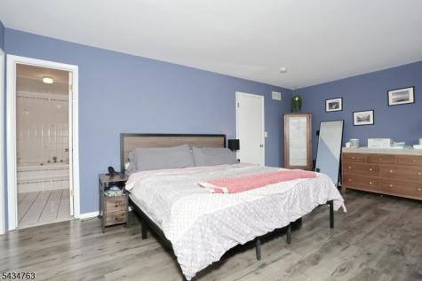 3 Brookside Heights Wanaque NJ 07465