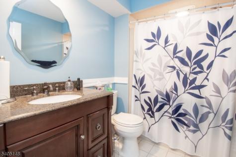 28 Old Fourth Drive Jefferson NJ 07438