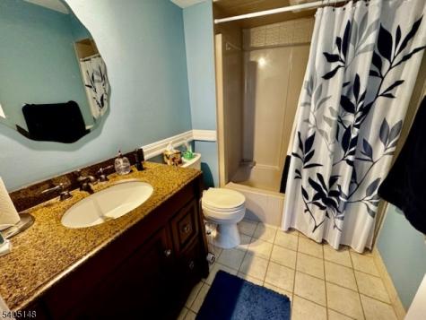 28 Old Fourth Drive Jefferson NJ 07438