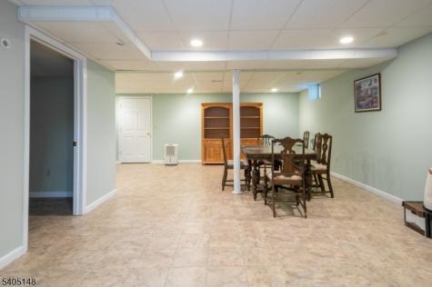 28 Old Fourth Drive Jefferson NJ 07438