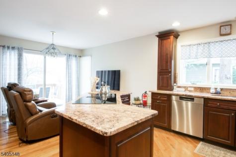 28 Old Fourth Drive Jefferson NJ 07438