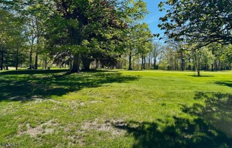 28 Old Fourth Drive Jefferson NJ 07438
