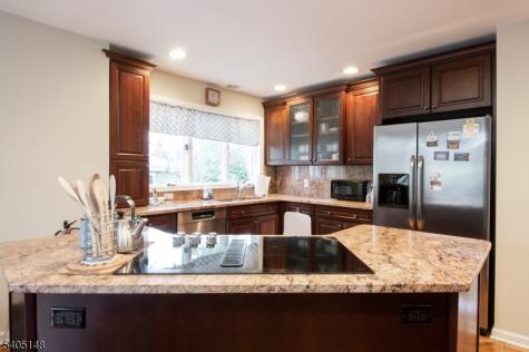28 Old Fourth Drive Jefferson NJ 07438