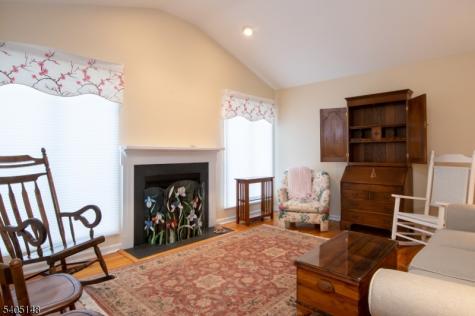 28 Old Fourth Drive Jefferson NJ 07438