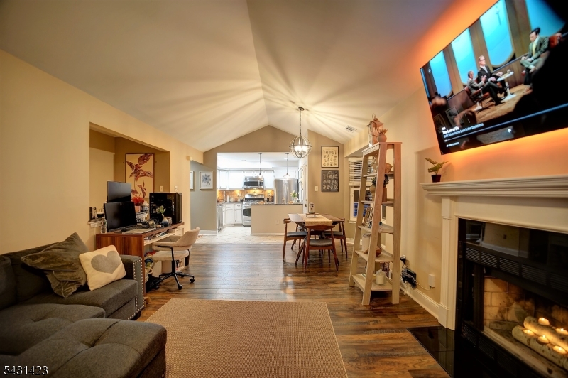 88 Wycombe Place Franklin NJ 08873
