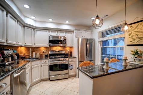 88 Wycombe Place Franklin NJ 08873