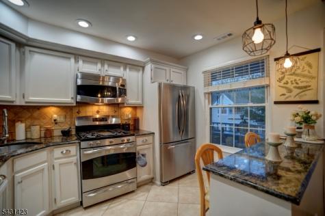 88 Wycombe Place Franklin NJ 08873
