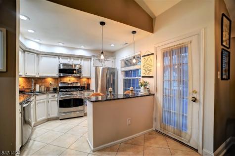 88 Wycombe Place Franklin NJ 08873