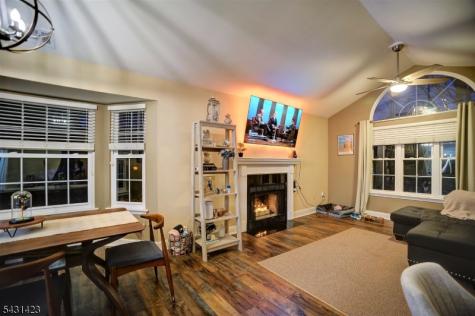 88 Wycombe Place Franklin NJ 08873