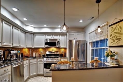 88 Wycombe Place Franklin NJ 08873
