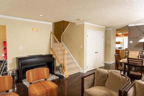 12 Diaz Court Franklin NJ 08823