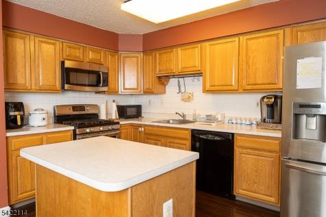 12 Diaz Court Franklin NJ 08823