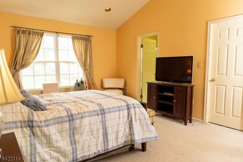 12 Diaz Court Franklin NJ 08823