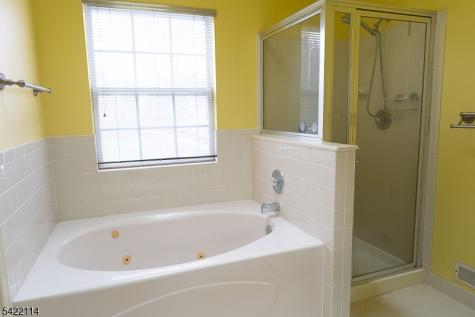12 Diaz Court Franklin NJ 08823