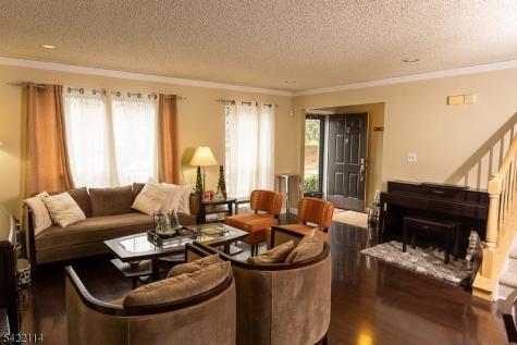 12 Diaz Court Franklin NJ 08823